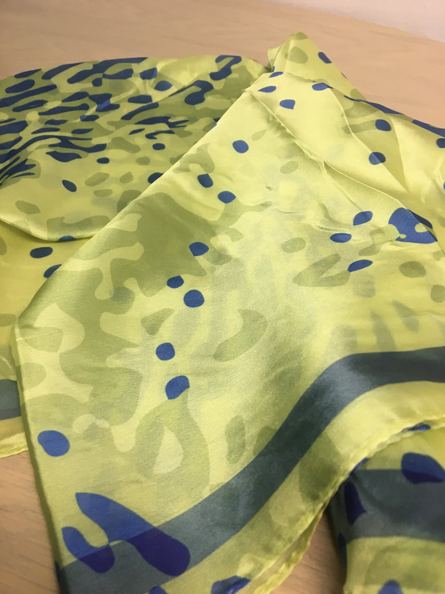 FOULARD ANIMALIER GIALLO BLU