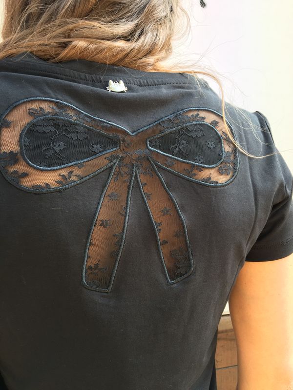 T-SHIRT NERA CON FIOCCO MIMI'-MUA'